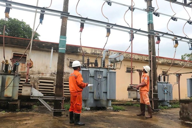 &#x110;i&#x1EC7;n l&#x1EF1;c H&#xE0; N&#x1ED9;i ch&#x1EE7; &#x111;&#x1ED9;ng &#x1EE9;ng ph&#xF3; si&#xEA;u b&#xE3;o Ragasa