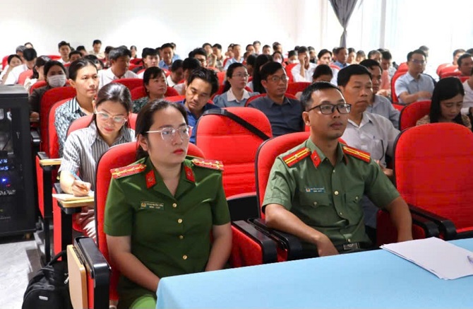 An Giang phổ cập kỹ năng số cho giáo viên, học sinh