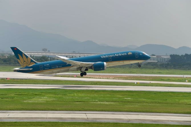 Nhiều chuyến bay bị ảnh hưởng do bão Bualoi