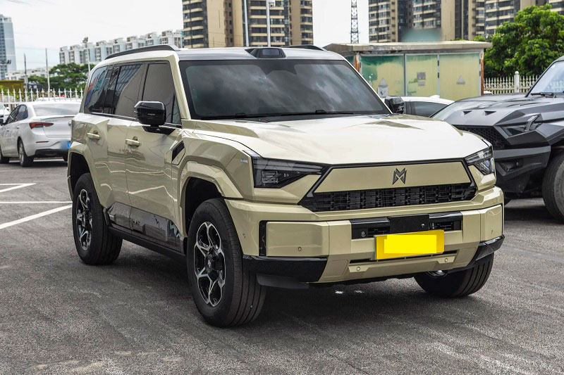 SUV địa hình mạnh 678 mã lực, di chuyển 215km không cần đổ xăng, giá gần 1,4 tỷ đồng