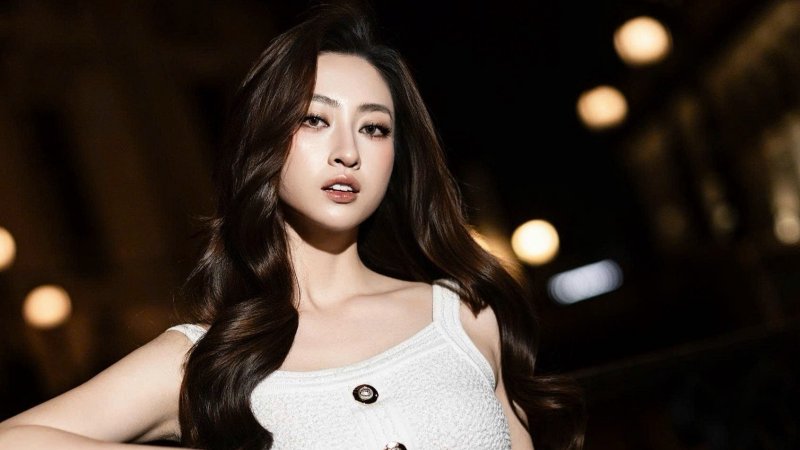 Lương Thuỳ Linh gây ấn tượng tại tuần lễ thời trang Paris