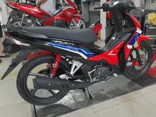 Cận cảnh Honda Wave RSX FI 2026 phiên bản đắt nhất, giá hơn 26 triệu đồng
