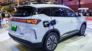 SUV PHEV công suất 279 mã lực, giá hơn 800 triệu, so kè cùng Mazda CX-5, Honda CR-V