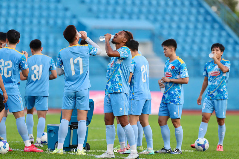 HLV Kim Sang-sik sắp trình làng ĐT Việt Nam trẻ nhất lịch sử?