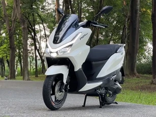 Xe tay ga 150cc, trang bị phanh ABS, TCS, giá chưa tới 20 triệu đồng