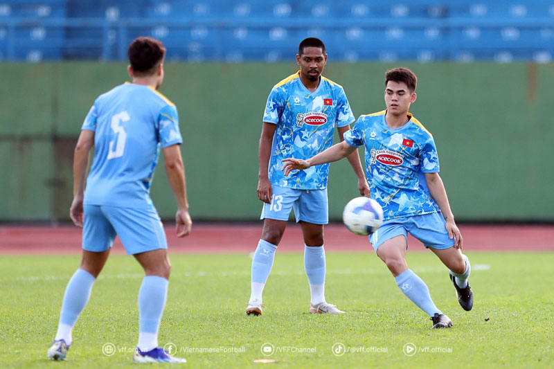 Cao Pendant Quang Vinh đi vào lịch sử ĐT Việt Nam