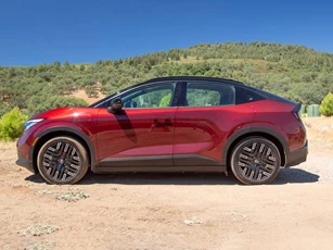 Nissan giới thiệu SUV công suất 218 mã lực, thiết kế bắt mắt, giá gần 900 triệu đồng