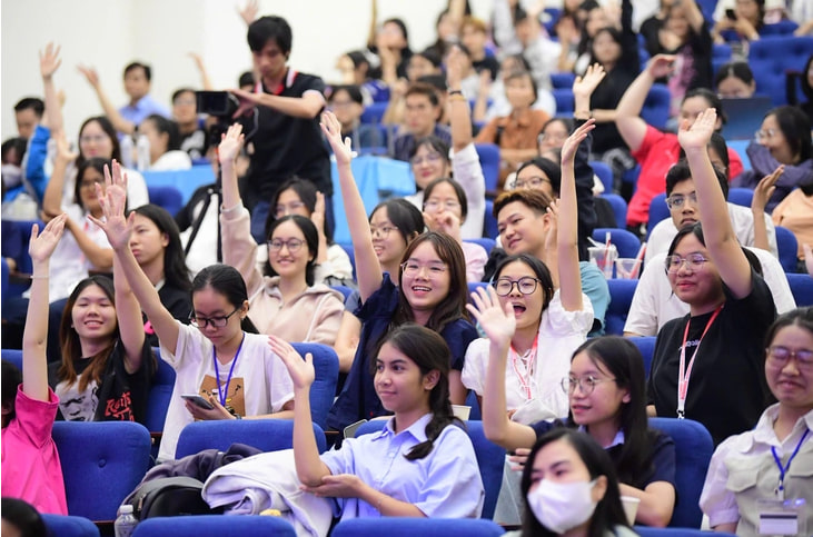 Tập huấn kỹ năng bán hàng và chuyển đổi số cho hộ kinh doanh