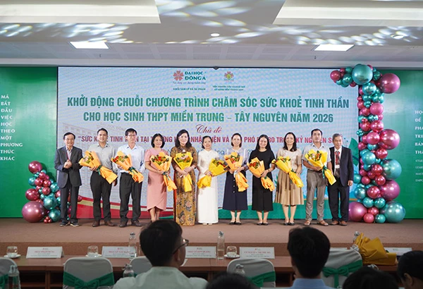 Trường Đại học Đông Á khởi động chương trình Chăm sóc sức khoẻ tinh thần cho học sinh THPT miền Trung-Tây Nguyên 2026. Trường Đại học Đông Á khởi động chương trình Chăm sóc sức khoẻ tinh thần cho học sinh THPT miền Trung-Tây Nguyên 2026.