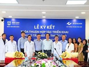 Bệnh viện Bình Định khai trương trung tâm mắt kỹ thuật cao