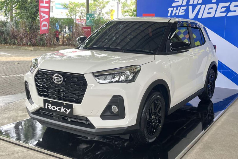 &#x2018;Anh em song sinh&#x2019; v&#x1EDB;i Toyota Raize ra m&#x1EAF;t, gi&#xE1; g&#x1EA7;n 340 tri&#x1EC7;u &#x111;&#x1ED3;ng