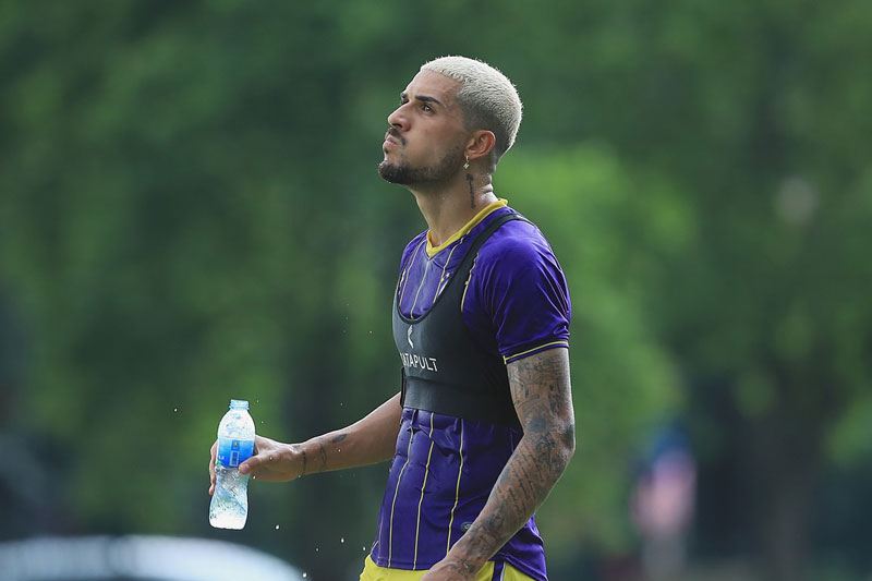 Hendrio hoàn tất nhập tịch, sắp ra mắt ĐT Việt Nam 