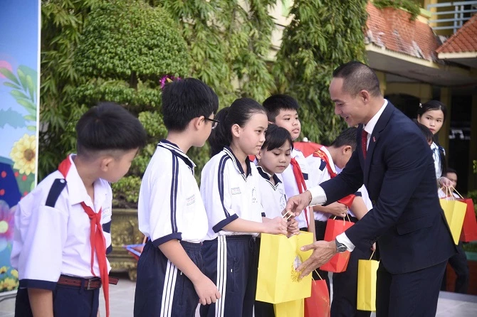 các doanh không chỉ kinh doanh mà còn thực hiện tốt an sinh xã hội