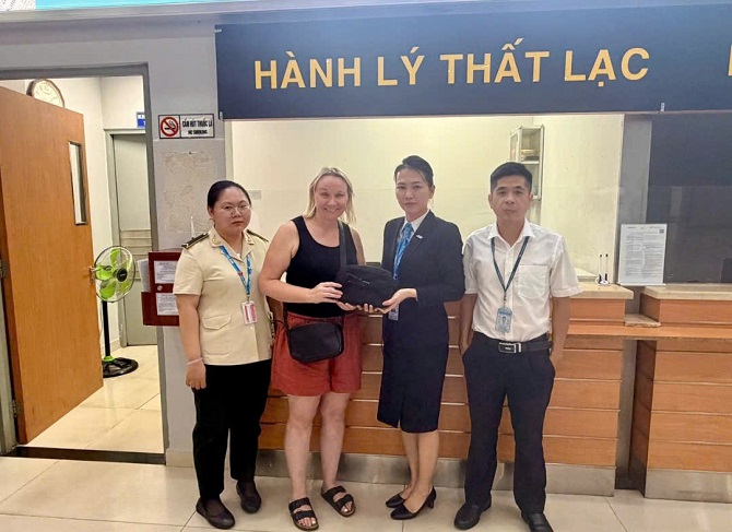 Cảng hàng không Phú Quốc liên tục trả lại tài sản hành khách để quên