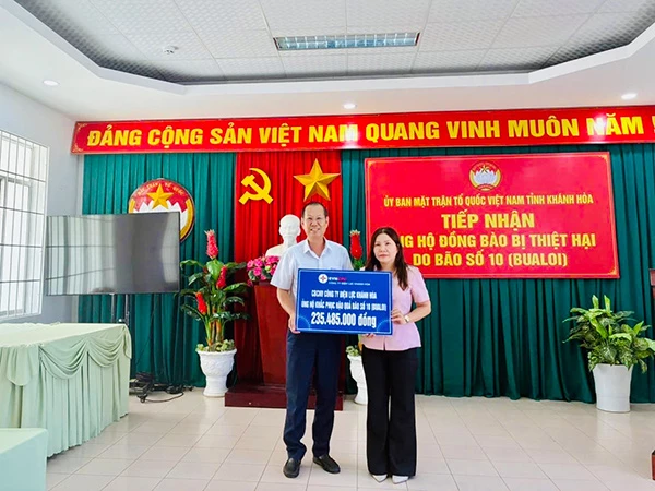 Công ty Điện lực Khánh Hoà quyên góp ủng hộ đồng bào bị thiệt hại do bão số 10 (Bualoi). Công ty Điện lực Khánh Hoà quyên góp ủng hộ đồng bào bị thiệt hại do bão số 10 (Bualoi).