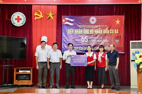 Công ty Điện lực Qảng Bình quyên góp ủng hộ nhân dân Cuba. Công ty Điện lực Qảng Bình quyên góp ủng hộ nhân dân Cuba.