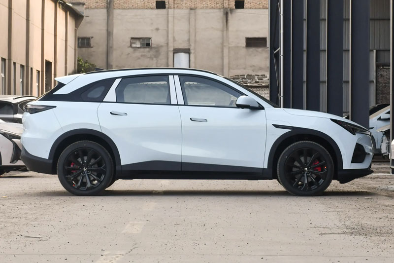 SUV hạng C động cơ PHEV, công suất 268 mã lực, giá gần 460 triệu đồng