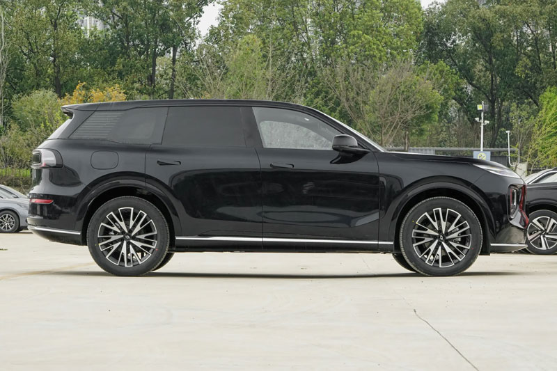 SUV hạng D công suất công suất 320 mã lực, công nghệ tiên tiến, giá ‘mềm’