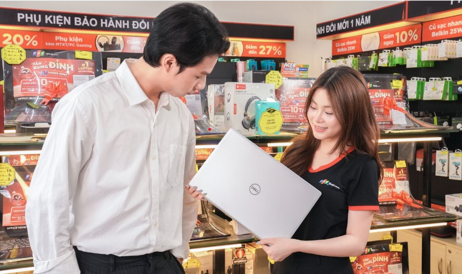 Mua laptop giá tốt dịp cuối năm