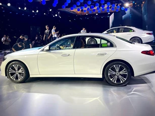 Mercedes-Benz E-Class thế hệ mới ra mắt tại Việt Nam, giá từ 2,449 tỷ đồng