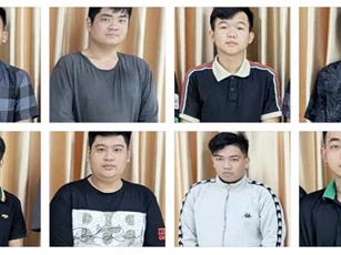 Chưa kịp đua, bị công an 'dỏm' cướp luôn xe