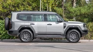 SUV địa hình công suất 748 mã lực, có thể vượt sông, chịu sét đánh, giá hơn 1,2 tỷ đồng