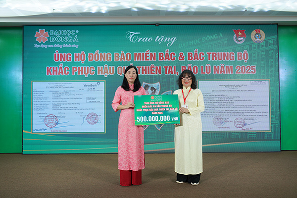 Đại học Đông Á ủng hộ 600 triệu đồng cho đồng bào vùng bão lũ 