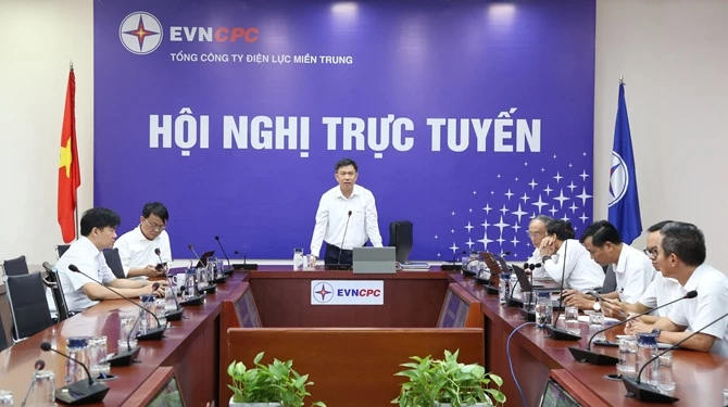 Ban Chỉ huy PCTT & TKCN EVNCPC tổ chức cuộc họp khẩn sáng 22/10 về ứng phó bão số 12 Ban Chỉ huy PCTT & TKCN EVNCPC tổ chức cuộc họp khẩn sáng 22/10 về ứng phó bão số 12