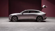 Xe sedan hạng sang dài 5 mét, công suất 333 mã lực, giá hơn 2,4 tỷ đồng