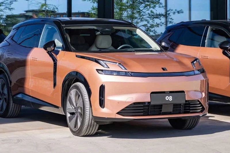 Lynk & Co 08. Lynk & Co 08.