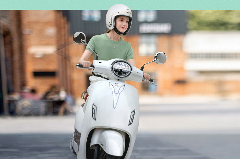 Xe tay ga 124cc, phanh ABS, TCS, màn hình LCD, giá gần 38 triệu đồng