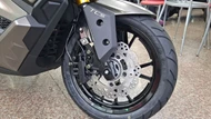 Xe tay ga 321cc, thiết kế siêu ngầu, giá gần 122 triệu đồng, cạnh tranh với Honda ADV 350