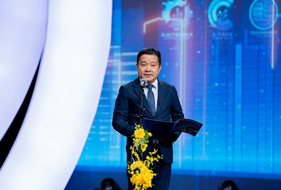 T&#x1ED5;ng Gi&#xE1;m &#x111;&#x1ED1;c VNPT: C&#x1EA7;n ph&#xE1;t huy gi&#xE1; tr&#x1ECB;, hi&#x1EC7;u qu&#x1EA3; c&#x1EE7;a nh&#xE2;n t&#xE0;i trong th&#x1EF1;c ti&#x1EC5;n ph&#xE1;t tri&#x1EC3;n