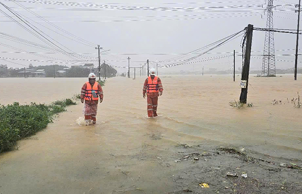 Miền Trung nỗ lực khôi phục điện sau mưa lũ