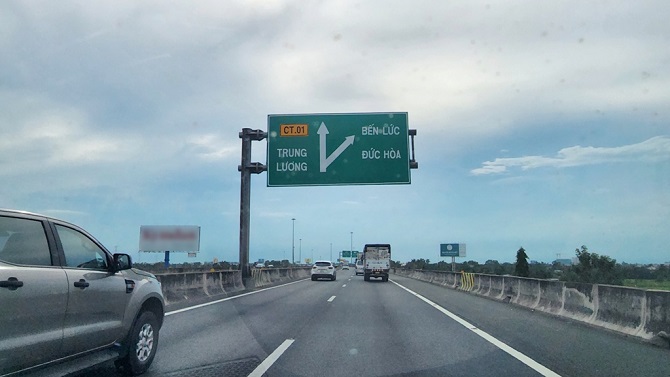 Thí điểm cấm xe tải nặng, xe khách lớn chạy làn 1 cao tốc TP Hồ Chí Minh - Trung Lương