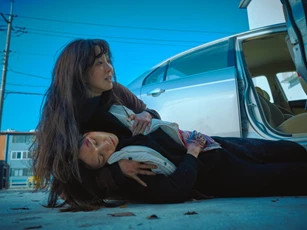 Cuộc đấu tâm lý nghẹt thở giữa Jung Ryeo-won và Lee Jung-eun trong ‘Không bông tuyết nào trong sạch’