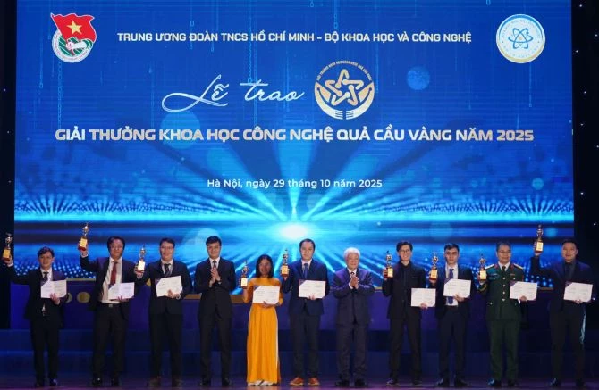 Các nhà khoa học đoạt giải Khoa học công nghệ Quả cầu vàng năm 2025. Ảnh: Lưu Quý. Các nhà khoa học đoạt giải Khoa học công nghệ Quả cầu vàng năm 2025. Ảnh: Lưu Quý.