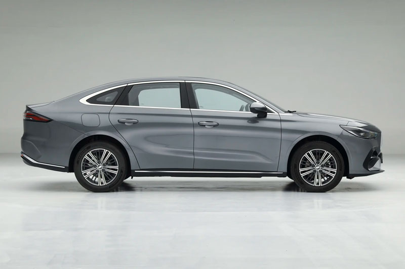 Xe sedan hạng C siêu tiết kiệm xăng, giá rẻ hơn Toyota Vios