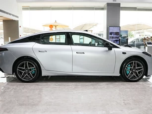 Xe hơi công suất 245 mã lực, trang bị ấn tượng, giá 570 triệu đồng