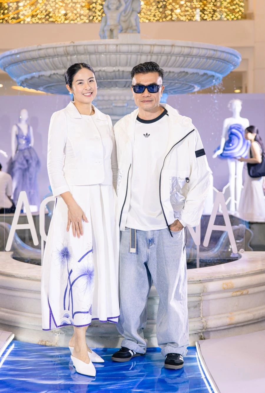 3. Á hậu Ngọc Hân cùng NTK Vũ Việt Hà xuất hiện rạng rỡ tại triển lãm