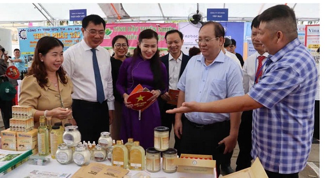 An Giang b&#xE0;n v&#x1EC1; vai tr&#xF2; c&#x1EE7;a AI trong c&#xF4;ng cu&#x1ED9;c s&#x1ED1; h&#xF3;a