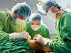 Kịp thời cứu cánh tay bé 7 tuổi đứt động mạch bằng kỹ thuật khó