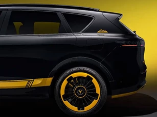 SUV ngoại hình độc đáo, công suất 476 mã lực, giá hơn 1 tỷ đồng