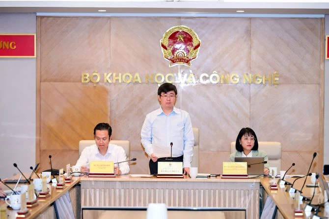 Quang cảnh buổi họp báo. Quang cảnh buổi họp báo.