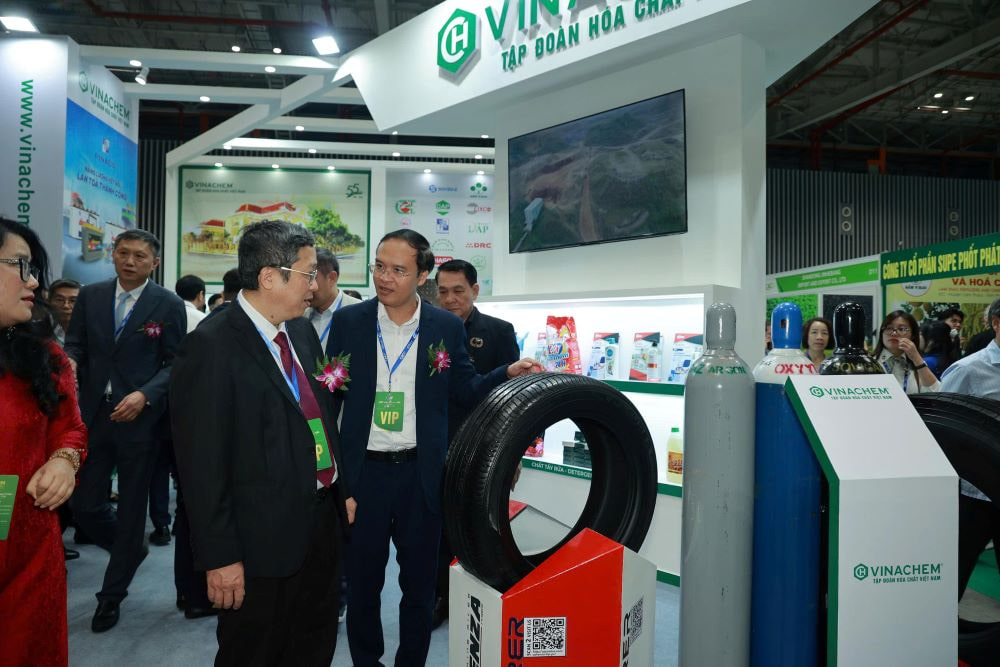 400 doanh nghiệp tham gia Triển lãm Công nghiệp hóa chất Việt Nam