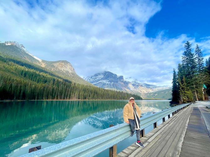 &#x110;&#xF4;i gi&#xE0;y m&#xF2;n g&#xF3;t &#x2013; Ng&#x1B0;&#x1EDD;i h&#x1B0;&#x1EDB;ng d&#x1EAB;n vi&#xEA;n k&#x1EC3; chuy&#x1EC7;n ngh&#x1EC1;