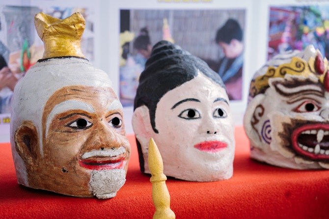 Ngh&#x1EC1; l&#xE0;m m&#xE3;o c&#x1EE7;a &#x111;&#x1ED3;ng b&#xE0;o Khmer &#x1EDF; V&#x129;nh Long tr&#x1EDF; th&#xE0;nh di s&#x1EA3;n