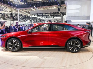 Mazda EZ-6 2026 ra mắt: 2 tuỳ chọn động cơ, giá từ 442 triệu đồng