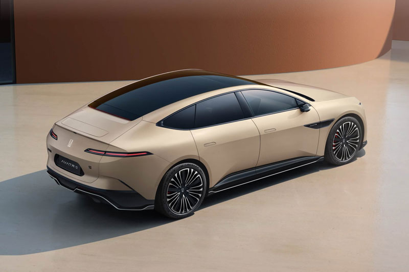 Xe sedan công suất 539 mã lực, nội thất sang chảnh, giá gần 1 tỷ đồng