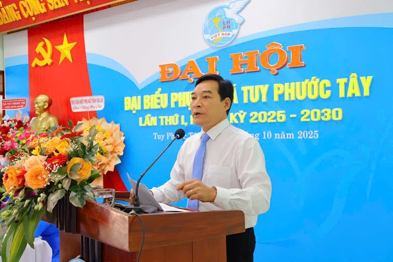 Ông Phạm Công Đoan – Bí thư Đảng ủy xã Tuy Phước Tây, phát biểu tại đại hội. 